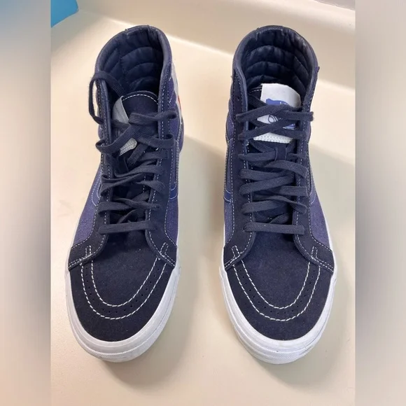 Vintage Vans size 11.5! Will go fast as they were only worn once. - Picture 3 of 5